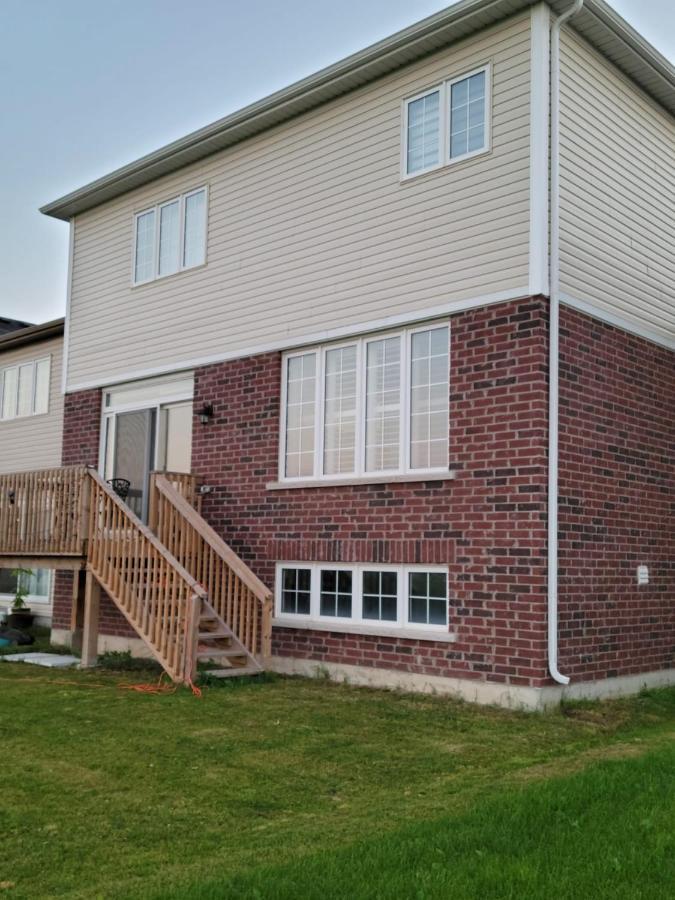 ソロルド Niagara- Beautiful Cozy Sunfilled Big Complete House Minutes Drive From Fallsヴィラ エクステリア 写真
