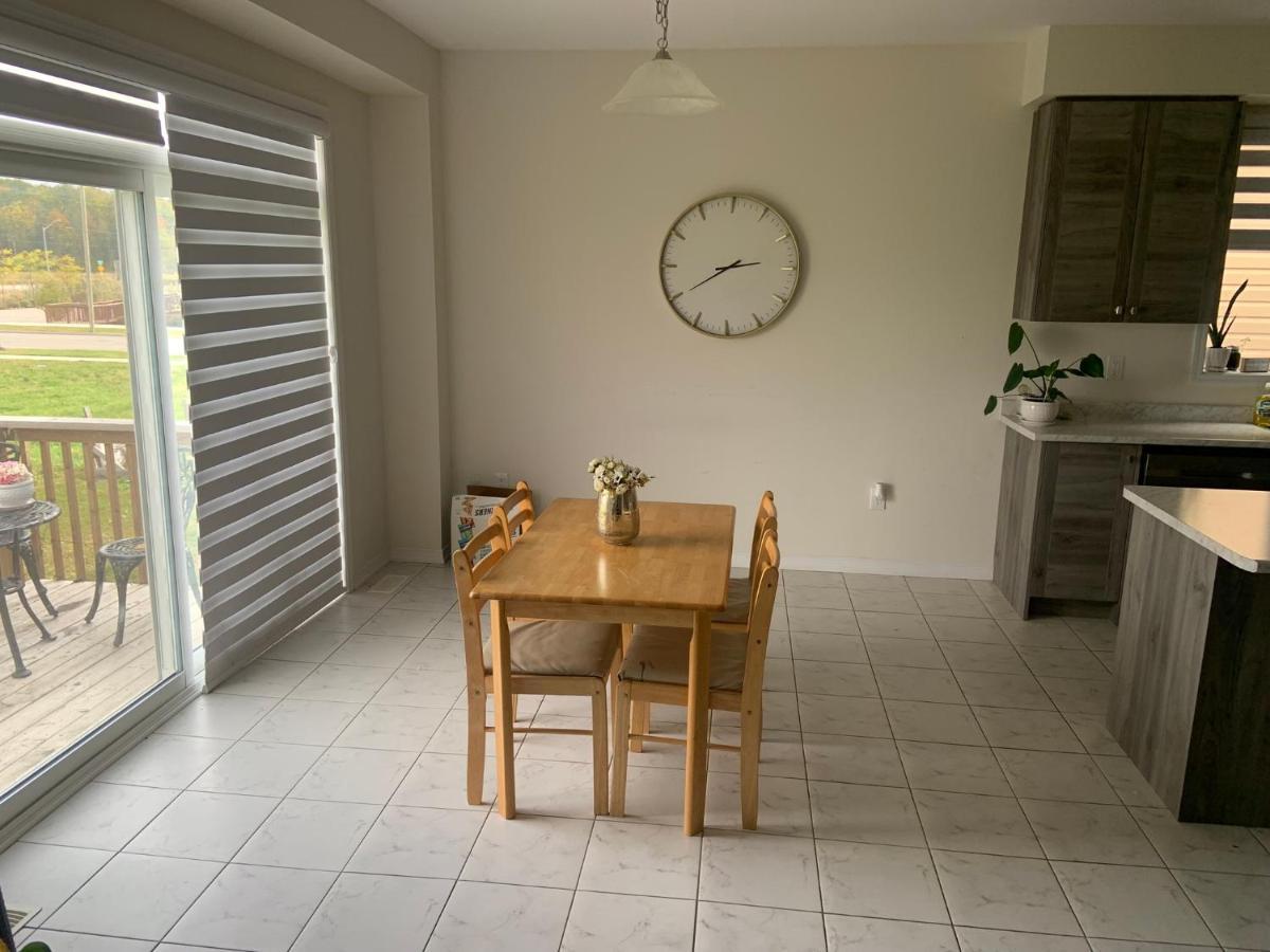 ソロルド Niagara- Beautiful Cozy Sunfilled Big Complete House Minutes Drive From Fallsヴィラ エクステリア 写真